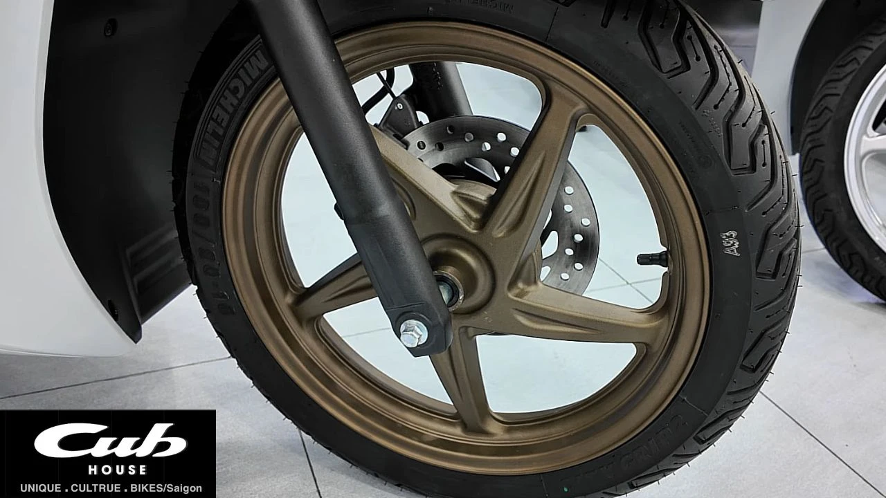 Honda SH150i nhập Ý 2026 + Öhlins: Nâng cấp từ diện mạo đến trải nghiệm vận hành 8 Honda SH150i nhập Ý 2026 + Öhlins: Nâng cấp từ diện mạo đến trải nghiệm vận hành