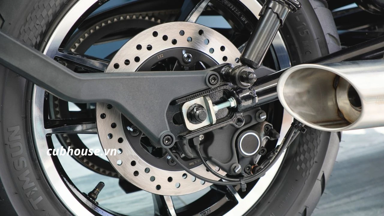 Hyosung GV350X màu đen: Chất bobber Hàn Quốc dành cho người thích sự khác biệt 3 Hyosung GV350X màu đen: Chất bobber Hàn Quốc dành cho người thích sự khác biệt