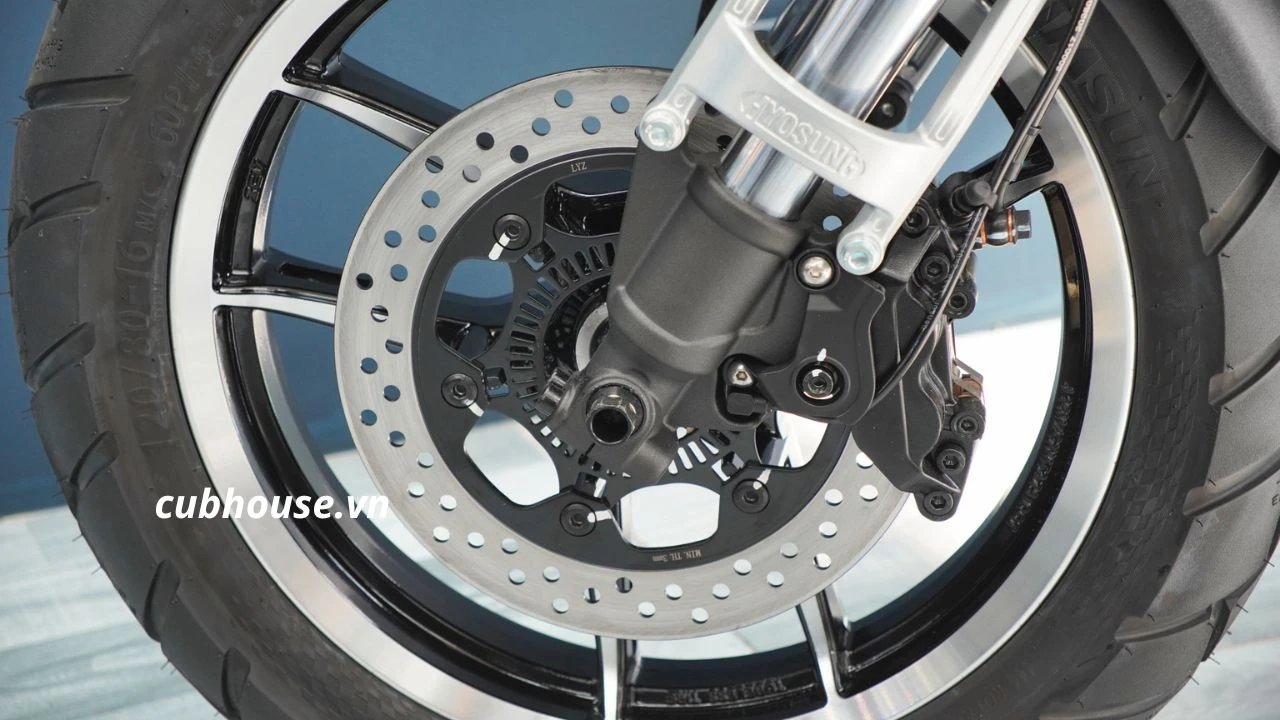 Hyosung GV350X màu đen: Chất bobber Hàn Quốc dành cho người thích sự khác biệt 4 Hyosung GV350X màu đen: Chất bobber Hàn Quốc dành cho người thích sự khác biệt
