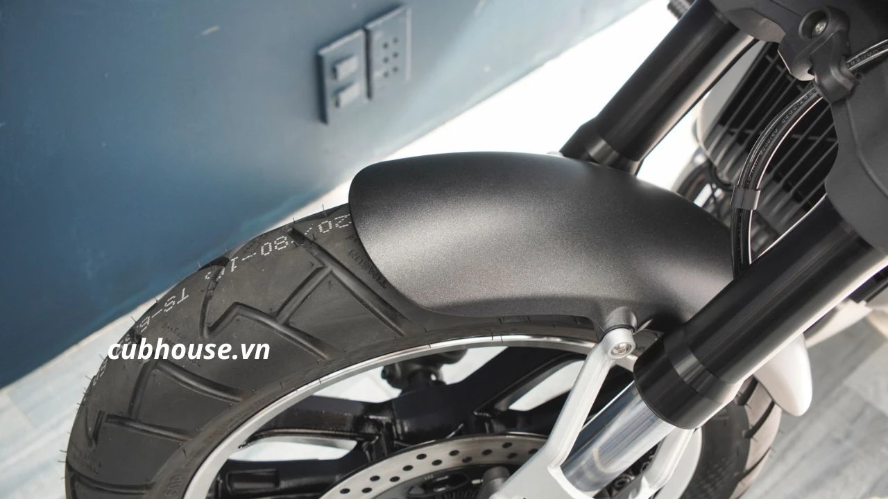 Hyosung GV350X màu đen: Chất bobber Hàn Quốc dành cho người thích sự khác biệt 5 Hyosung GV350X màu đen: Chất bobber Hàn Quốc dành cho người thích sự khác biệt