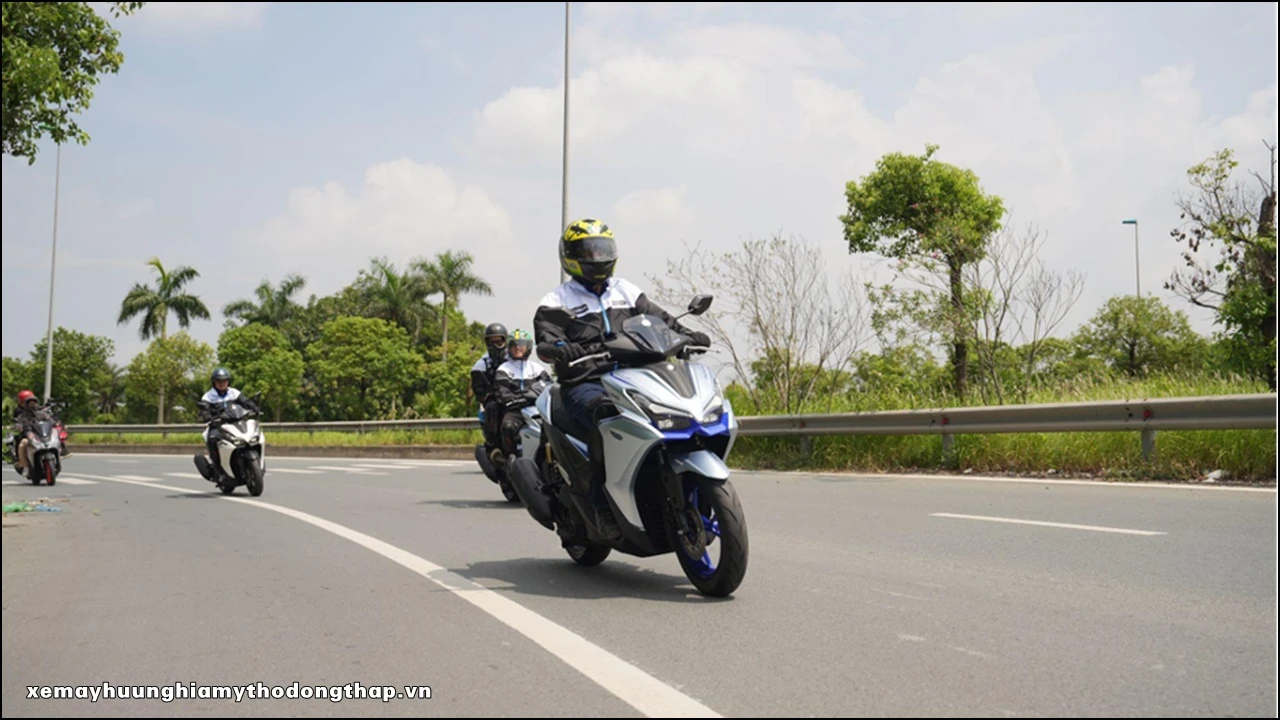 Yamaha NVX 9 Yamaha NVX 4