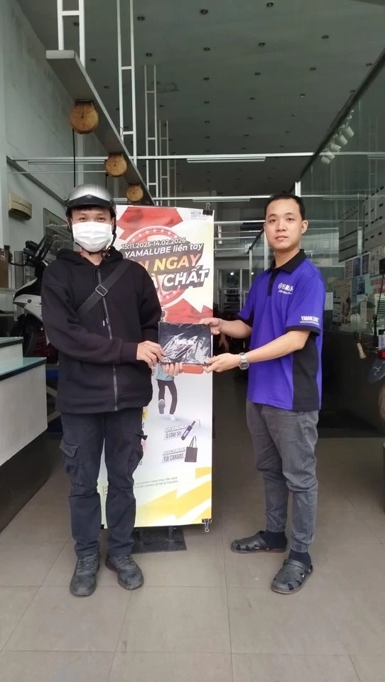 Chương trình “Quay là trúng – Cơ hội sở hữu iPhone 17 Pro 256GB” tại Hữu Nghĩa 1 Chuong trinh Quay la trung %E2%80%93 Co hoi so huu iPhone 17 Pro 256GB tai Huu Nghia 4