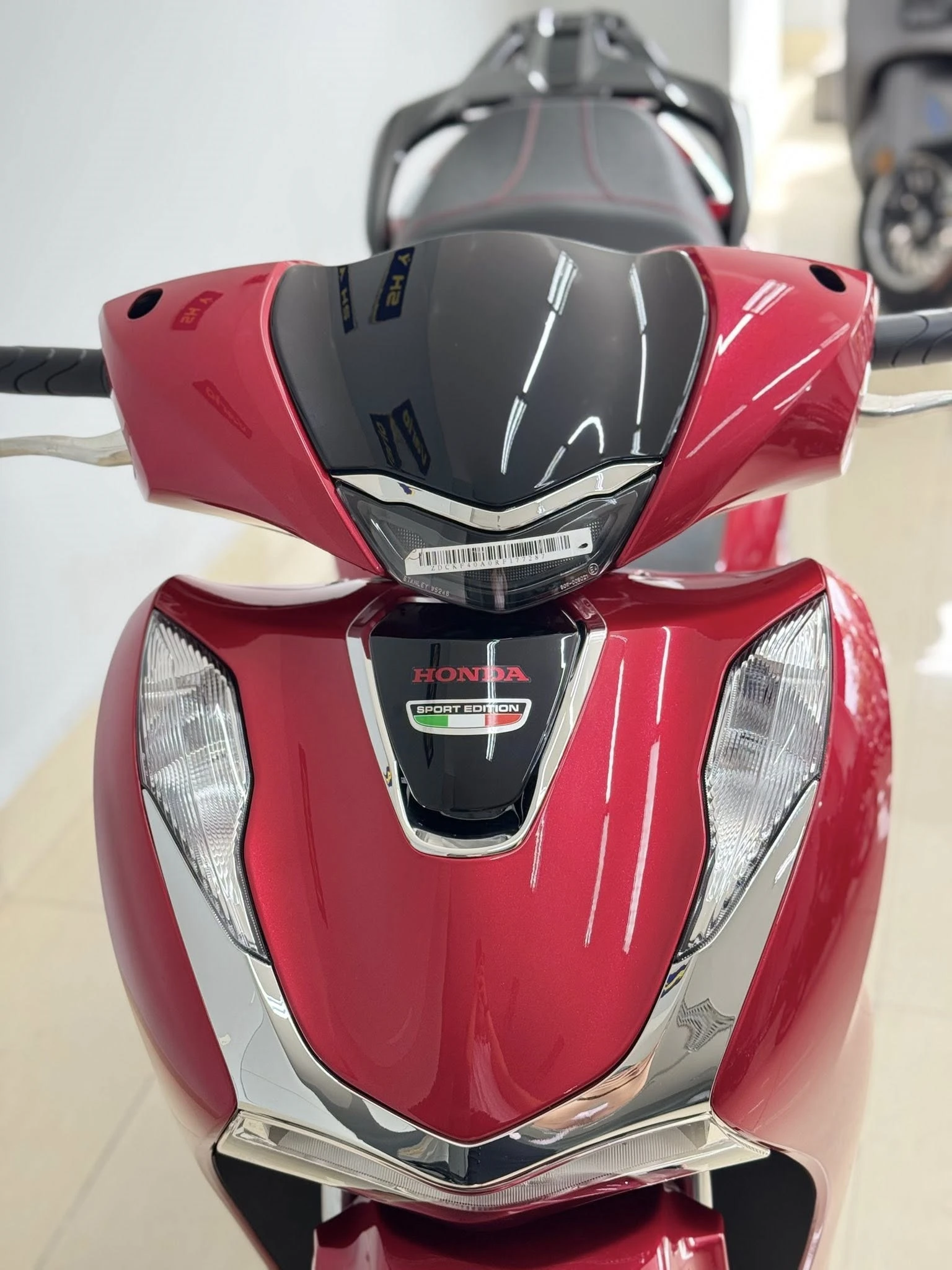 Honda SH150i Italy - Màu đỏ Corsa (3) Honda SH150i Italy Mau do Corsa 3