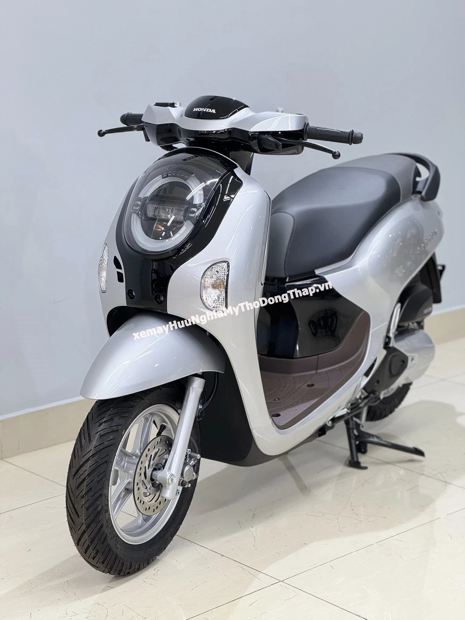 Honda Scoopy 2025 màu Bạc Poscher - TOP 10 đẹp đã về Xe Máy Nhập Hữu Nghĩa 2 Honda Scoopy 2025 mau Bac Poscher TOP 10 dep da ve Xe May Nhap Huu Nghia 4