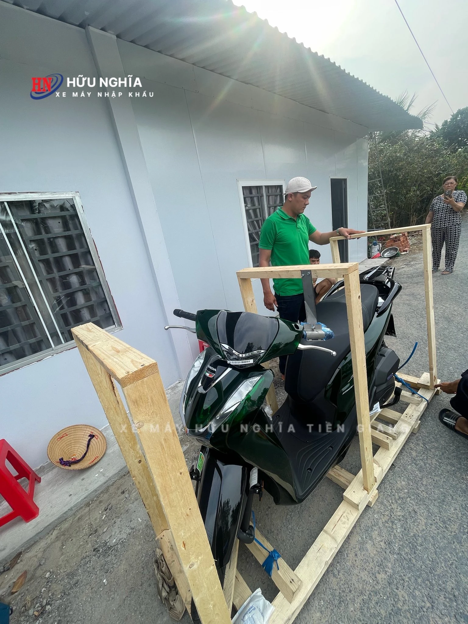 4 chiếc Honda SH Ý 150i lần lượt theo chủ mới về nhà, kịp đón một mùa Tết trọn vẹn và đủ đầy 4 4 chiec Honda SH Y 150i lan luot theo chu moi ve nha kip don mot mua Tet tron ven va du day 1