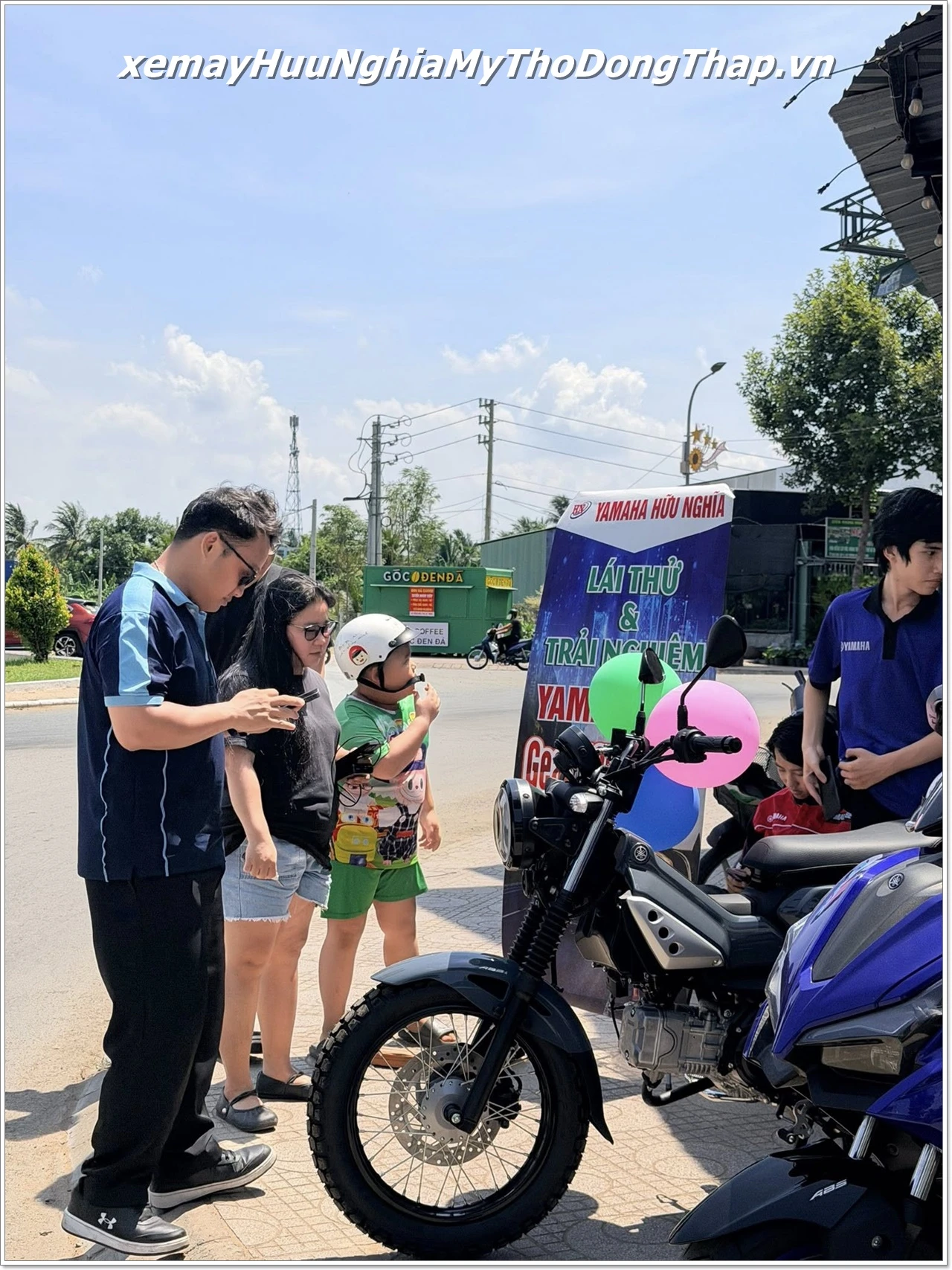 Lái thử và trải nghiệm xe tay ga Yamaha Gear 125 Hybrid do Yamaha Hữu Nghĩa tổ chức tại quán Góc Đen Đá 3 Lai thu va trai nghiem xe tay ga Yamaha Gear 125 Hybrid do Yamaha Huu Nghia to chuc tai quan Goc Den Da 8