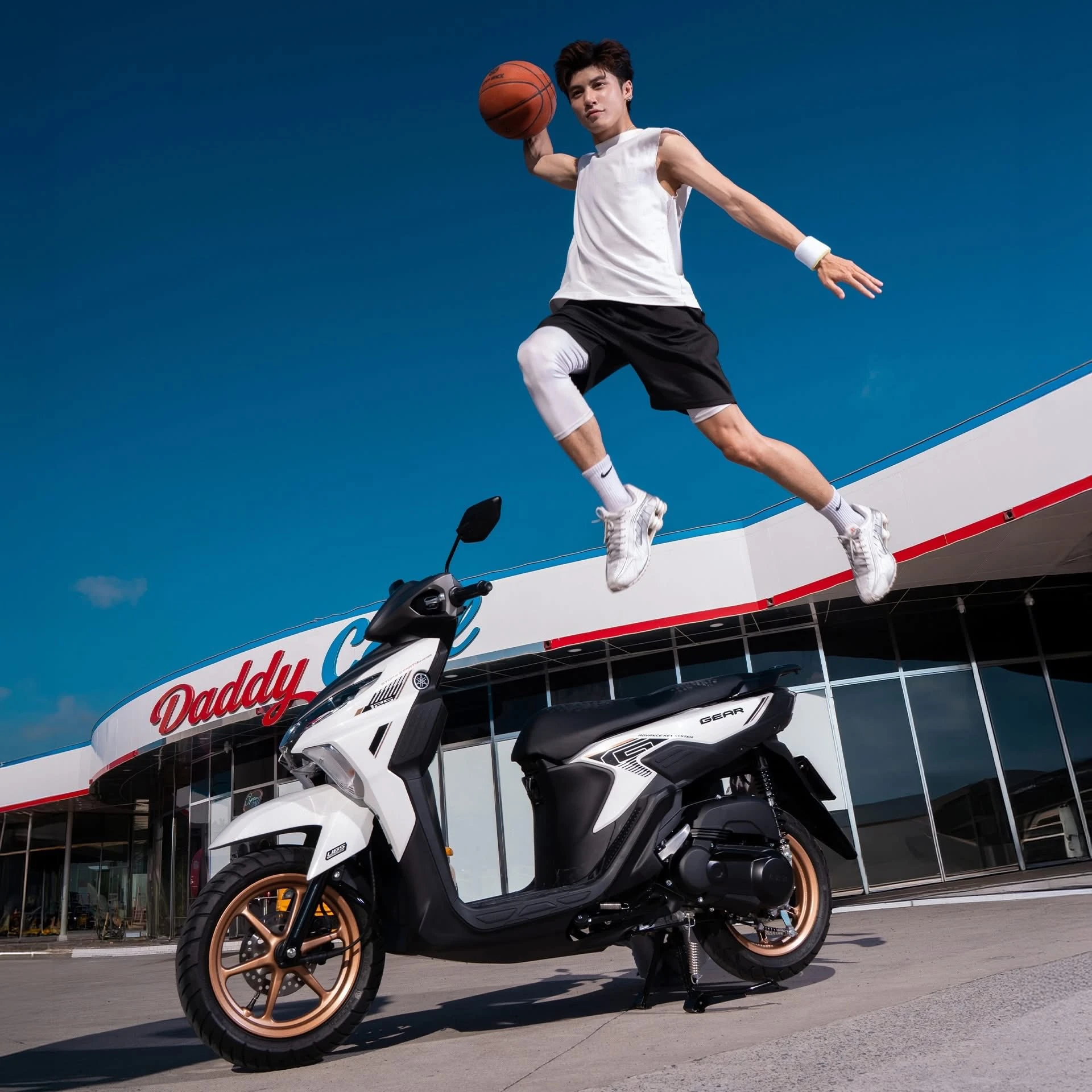 Yamaha Gear 125 Hybrid – Chiếc xe tay ga công nghệ cao với mức giá dễ tiếp cận bậc nhất phân khúc 4 Yamaha Gear 125 Hybrid %E2%80%93 Chiec xe tay ga cong nghe cao voi muc gia de tiep can bac nhat phan khuc 4