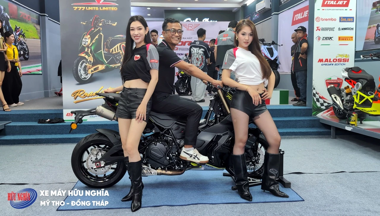 Chỉ 25 chiếc Italjet Dragster 700 Twin Premium Edition cho Việt Nam. Đặt xe sớm tại Xe Máy Nhập Hữu Nghĩa 6 Chi 25 chiec Italjet Dragster 700 Twin Premium Edition cho Viet Nam. Dat xe som tai Xe May Nhap Huu Nghia 108