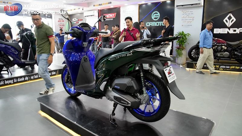 Chỉ 200 xe mỗi cấu hình: Điều gì khiến SH150i Super Vetro 2 in 1 trở nên đặc biệt? 8 Honda SH150i Italy Super Vetro 2 in 1 18