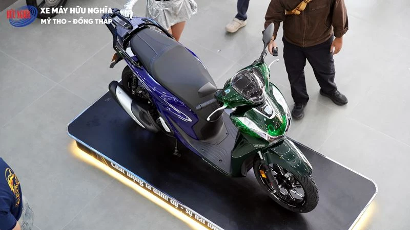 Chỉ 200 xe mỗi cấu hình: Điều gì khiến SH150i Super Vetro 2 in 1 trở nên đặc biệt? 6 Honda SH150i Italy Super Vetro 2 in 1 4