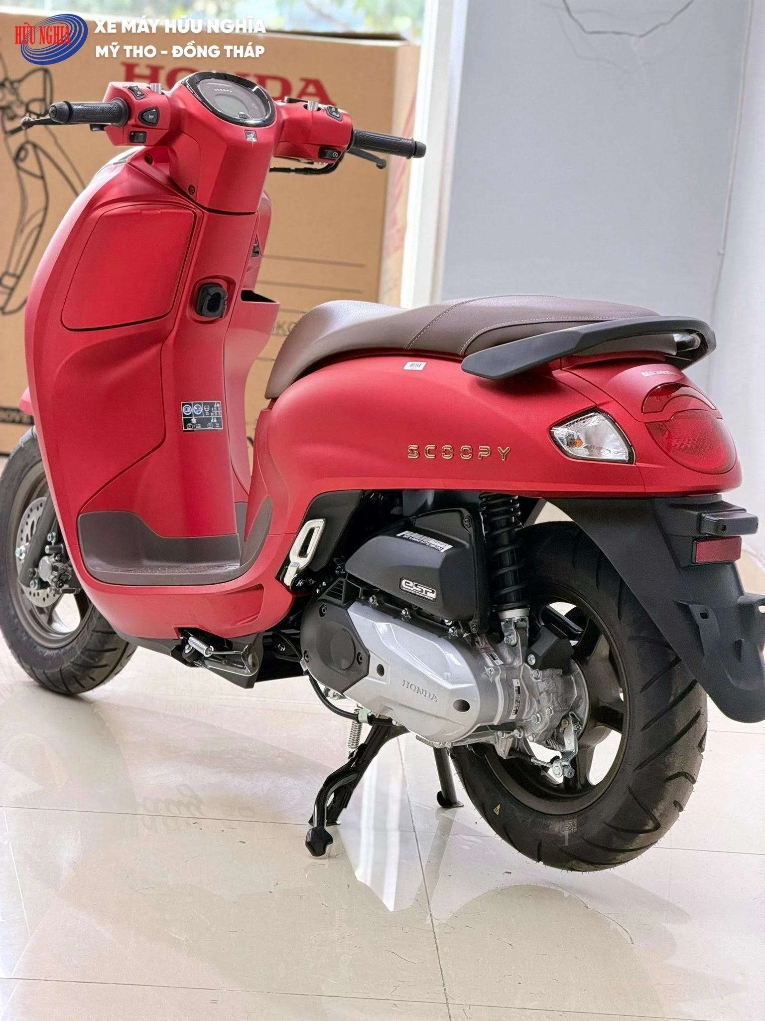 Honda Scoopy đỏ – càng nhìn càng mê, càng sử dụng càng thấy hợp với nhịp sống hiện đại 4 Honda Scoopy do %E2%80%93 cang nhin cang me cang su dung cang thay hop voi nhip song hien dai 1