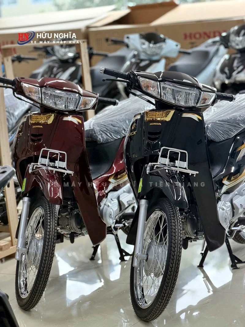 Honda SH Ý, Honda Dream và Honda Vario với nhiều phiên bản, màu sắc về Trung Tâm Hữu Nghĩa 3 Honda SH Y Honda Dream va Honda Vario voi nhieu phien ban mau sac ve Trung Tam Huu Nghia 2