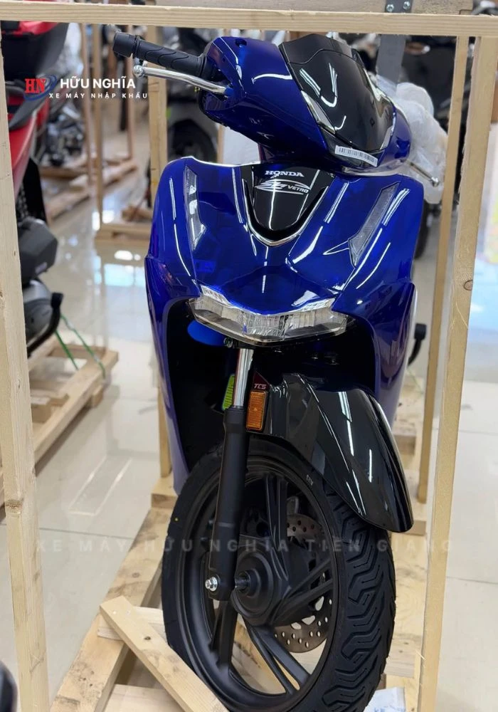 Honda SH Ý Vetro Blue hay Vetro Green: Chọn sắc xanh nào mới đúng gu? 2 Honda SH Ý Vetro Blue hay Vetro Green: Chọn sắc xanh nào mới đúng gu?