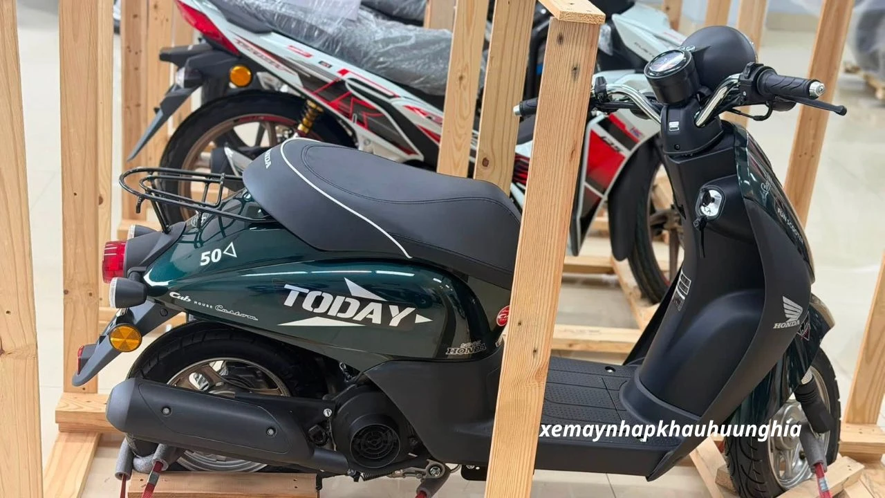 Honda Today 50cc màu xanh nhớt nhập khẩu : Vì sao mẫu xe mini này vẫn được săn đón? 2 Honda Today 50cc màu xanh nhớt nhập khẩu