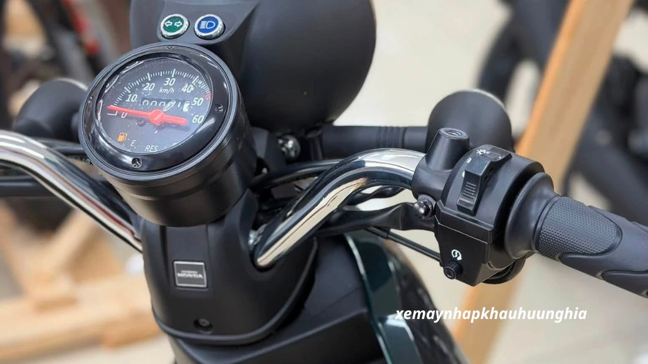 Honda Today 50cc màu xanh nhớt nhập khẩu : Vì sao mẫu xe mini này vẫn được săn đón? 4 Honda Today 50cc màu xanh nhớt nhập khẩu