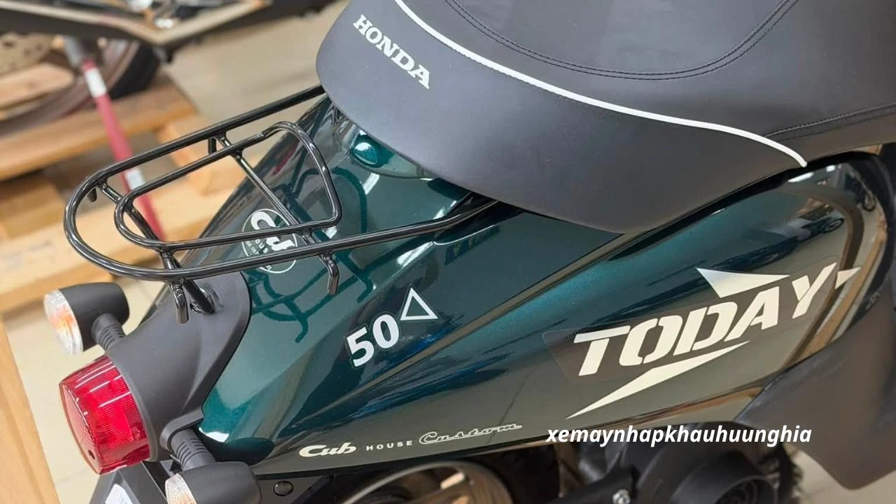 Honda Today 50cc màu xanh nhớt nhập khẩu : Vì sao mẫu xe mini này vẫn được săn đón? 3 Honda Today 50cc màu xanh nhớt nhập khẩu