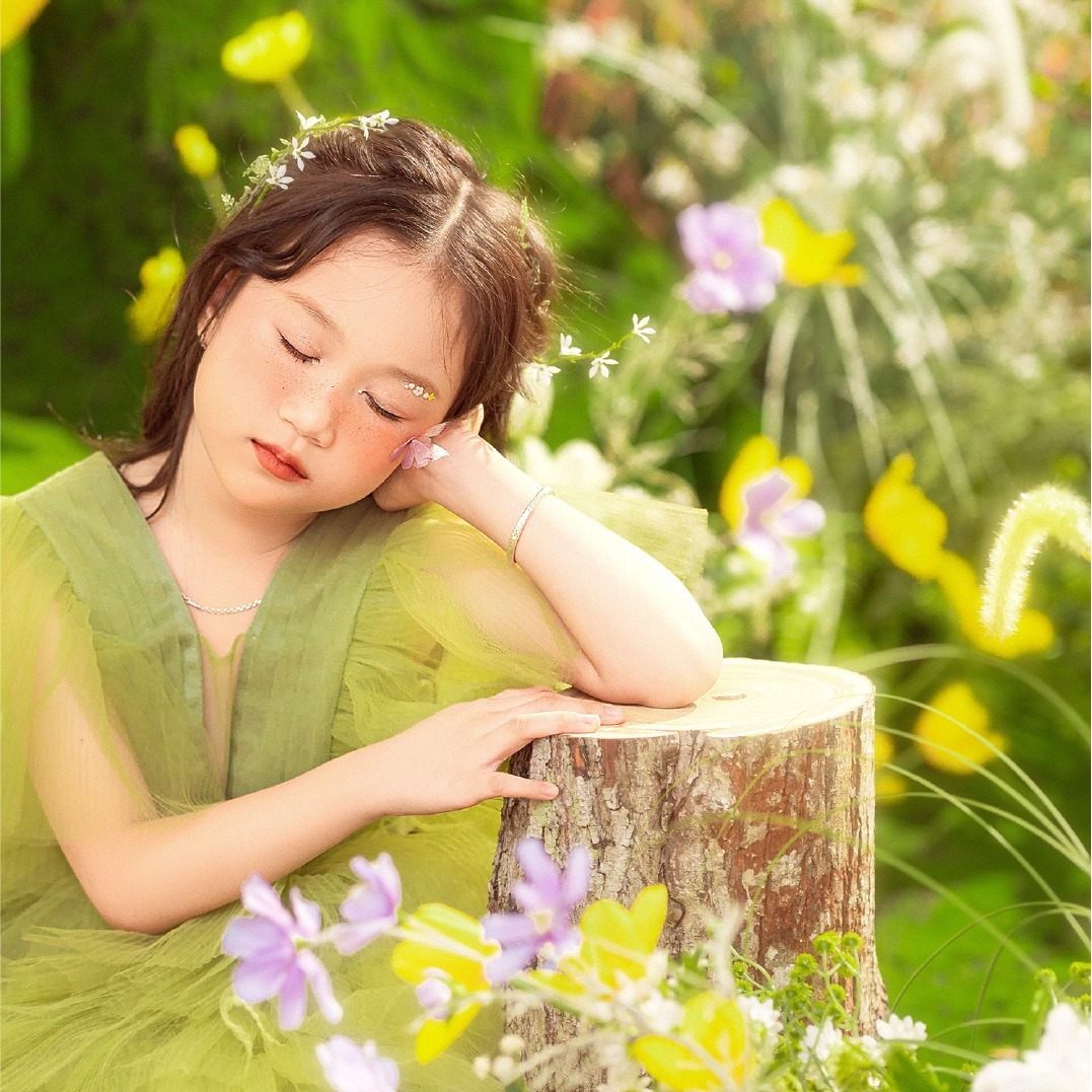 1. Background phông nền chụp ảnh cho bé - Floral Garden