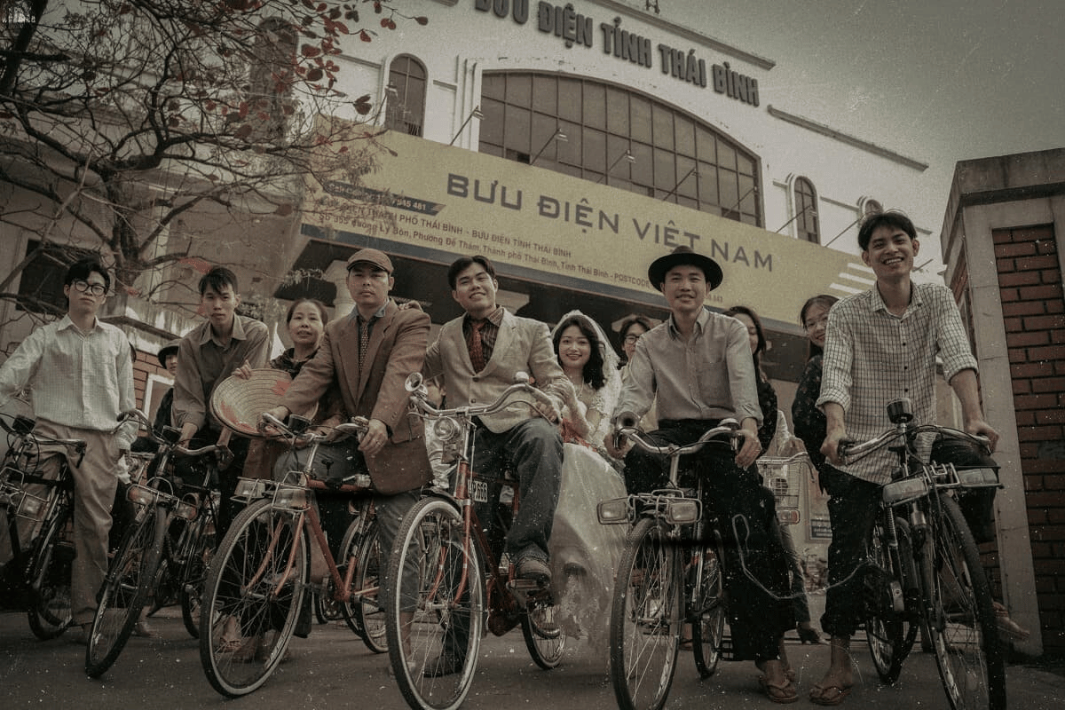Sự tâm huyết dành cho bộ ảnh cưới thế kỉ (Nguồn ảnh: Báo Ngôi Sao)