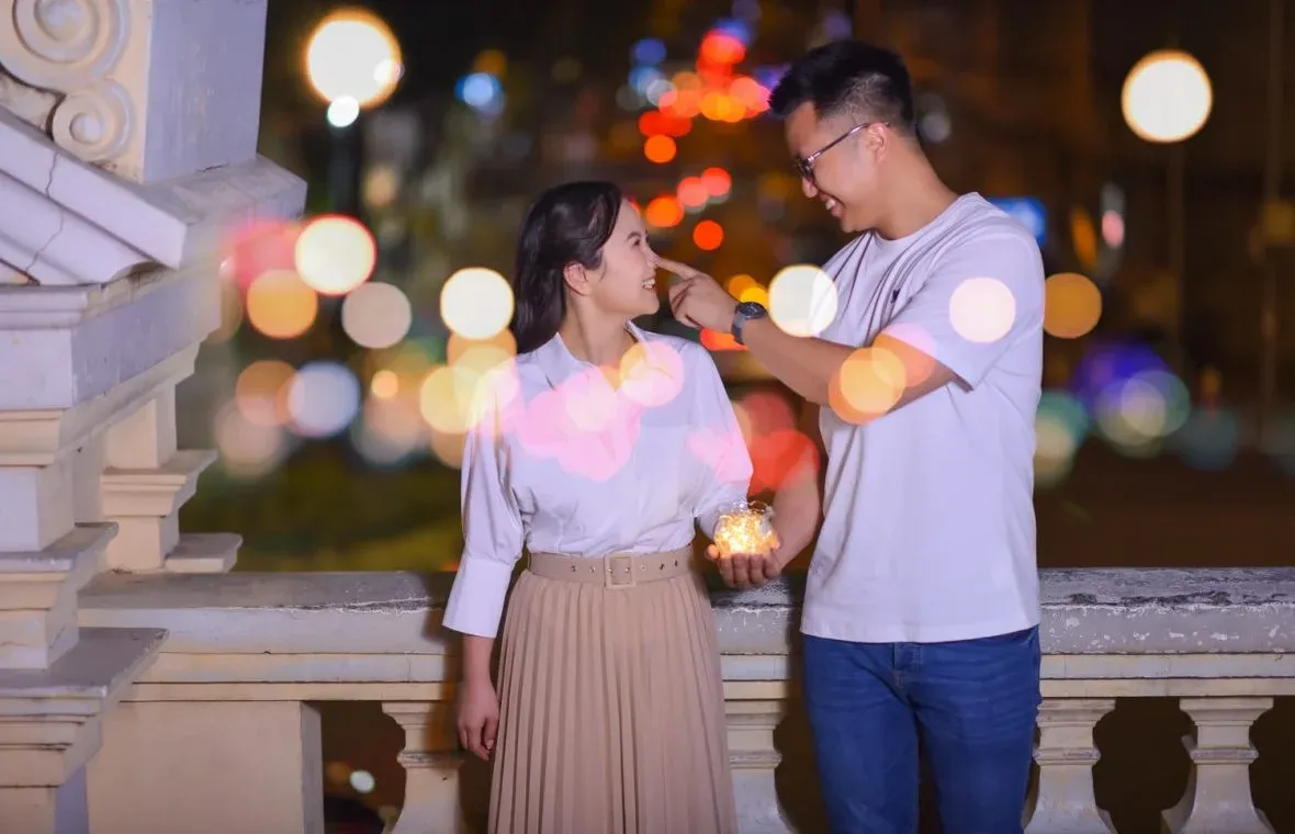 Concept thành phố và ánh đèn