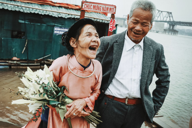 Bộ ảnh cưới của tác giả Hai Le Cao chụp hai ông bà Nguyễn Văn Thành (80 tuổi) và Nguyễn Thị Thủy (78 tuổi).