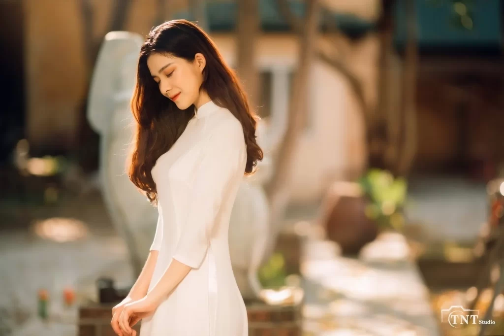 Chụp ảnh kỷ yếu cũng giống như lưu giữ những ký ức tươi đẹp nhất của thanh xuân (Nguồn: TNT Studio)