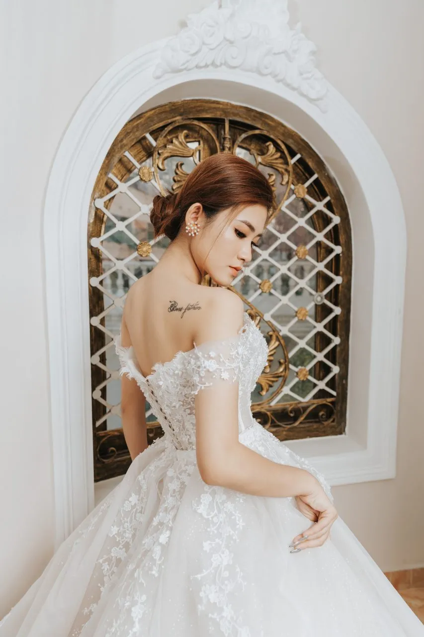 Cách tạo dáng chụp ảnh cưới so deep