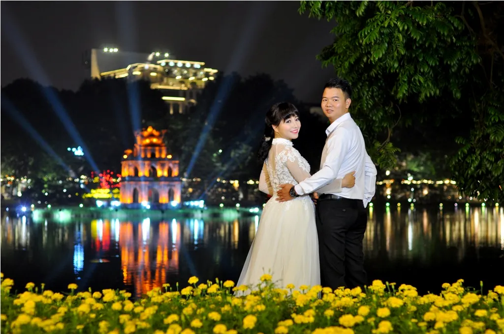 Chụp cưới đêm tại Hà Nội