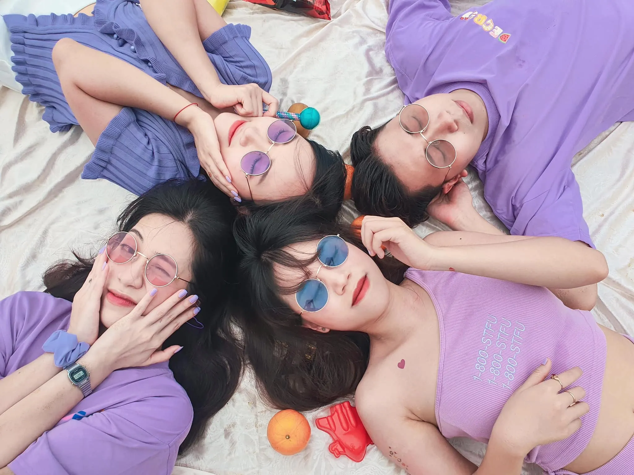 Top 20 ý tưởng tạo dáng chụp ảnh kỷ yếu tự nhiên không nên bỏ lỡ