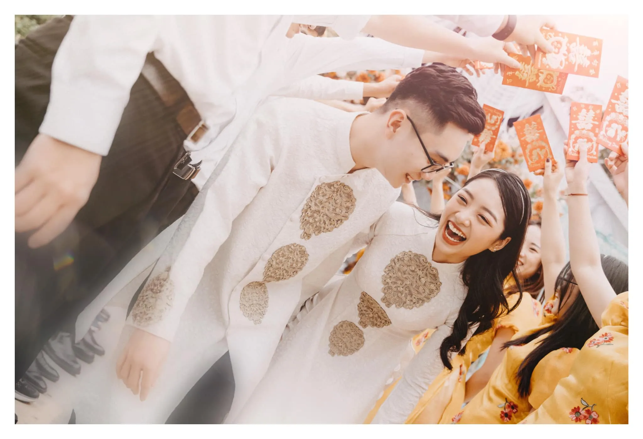 Không chỉ chụp kỷ yếu, anh cũng tỏ ra rất có duyên với chụp ảnh cưới