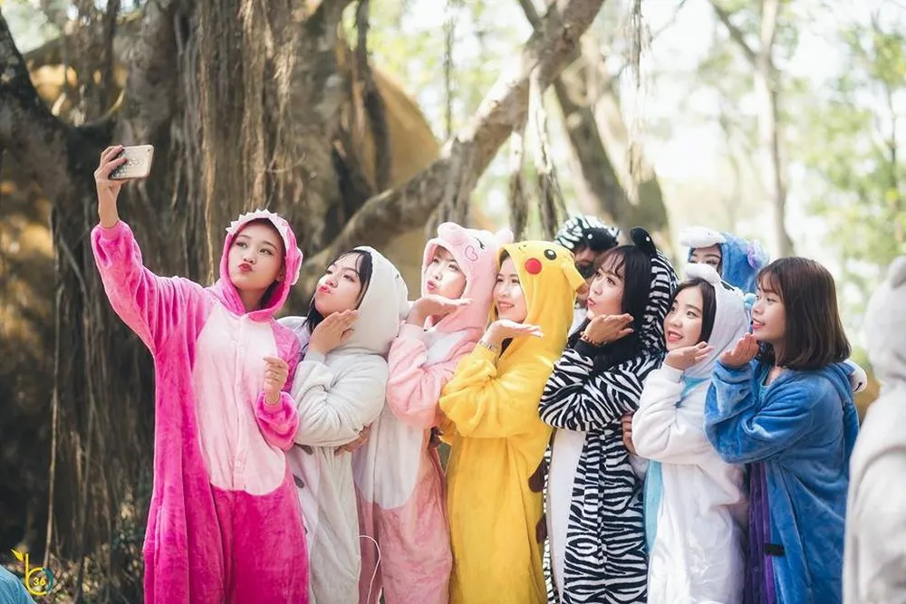 Chụp kỷ yếu photobook với ý tưởng hóa trang