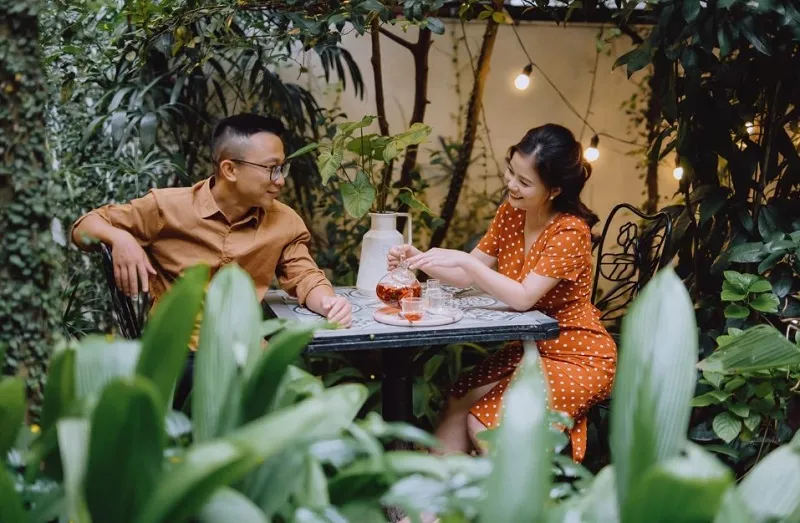 Váy xòe họa tiết là trang phục thịnh hành từ những thập niên 50 của thế kỷ 20