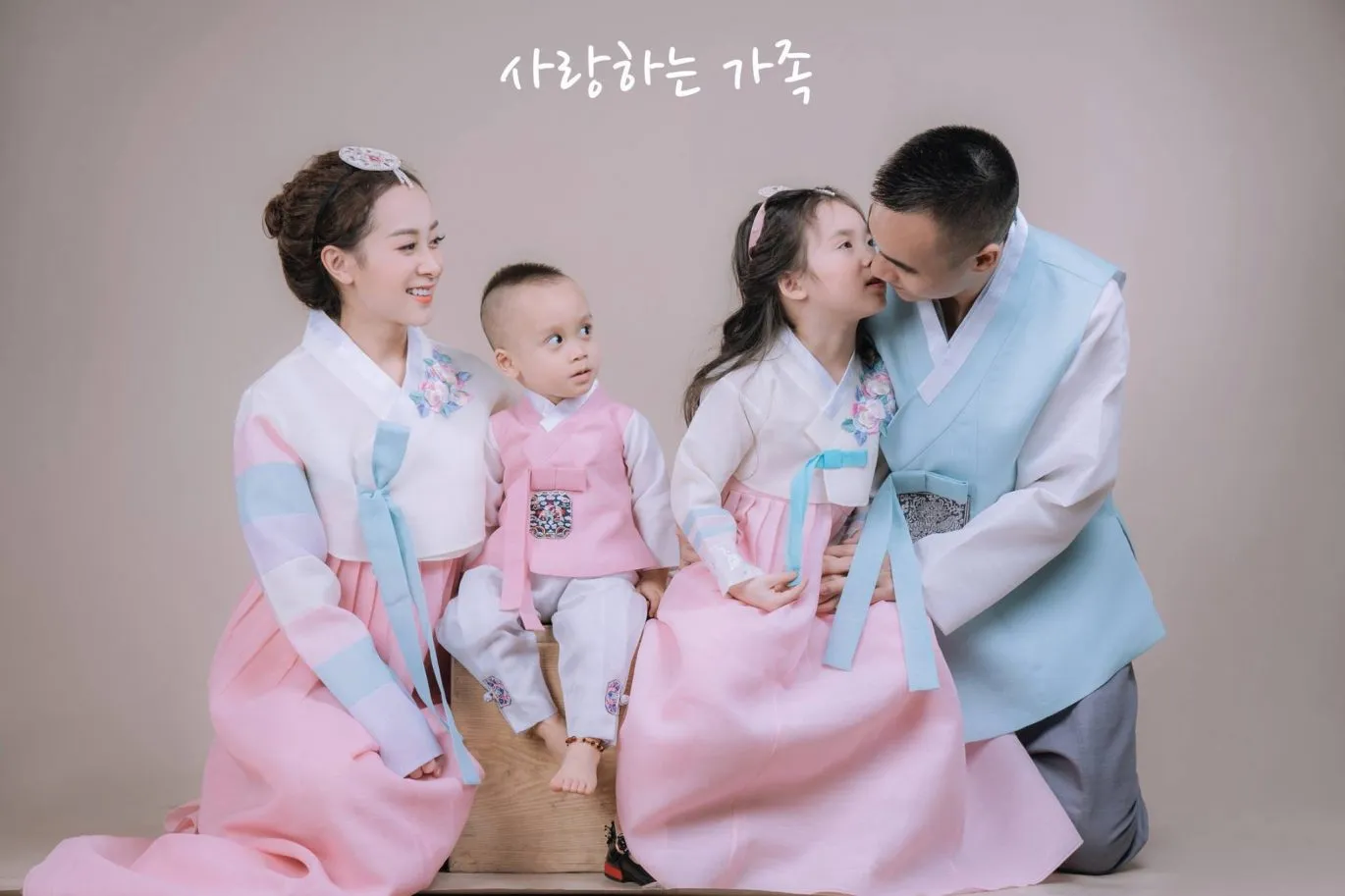 Chụp ảnh gia đình kiểu Hàn Quốc
