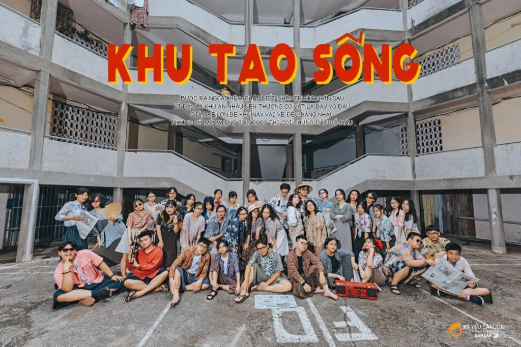 Chụp ảnh kỷ yếu tại Cư xá Thanh Đa (Nguồn: Internet)