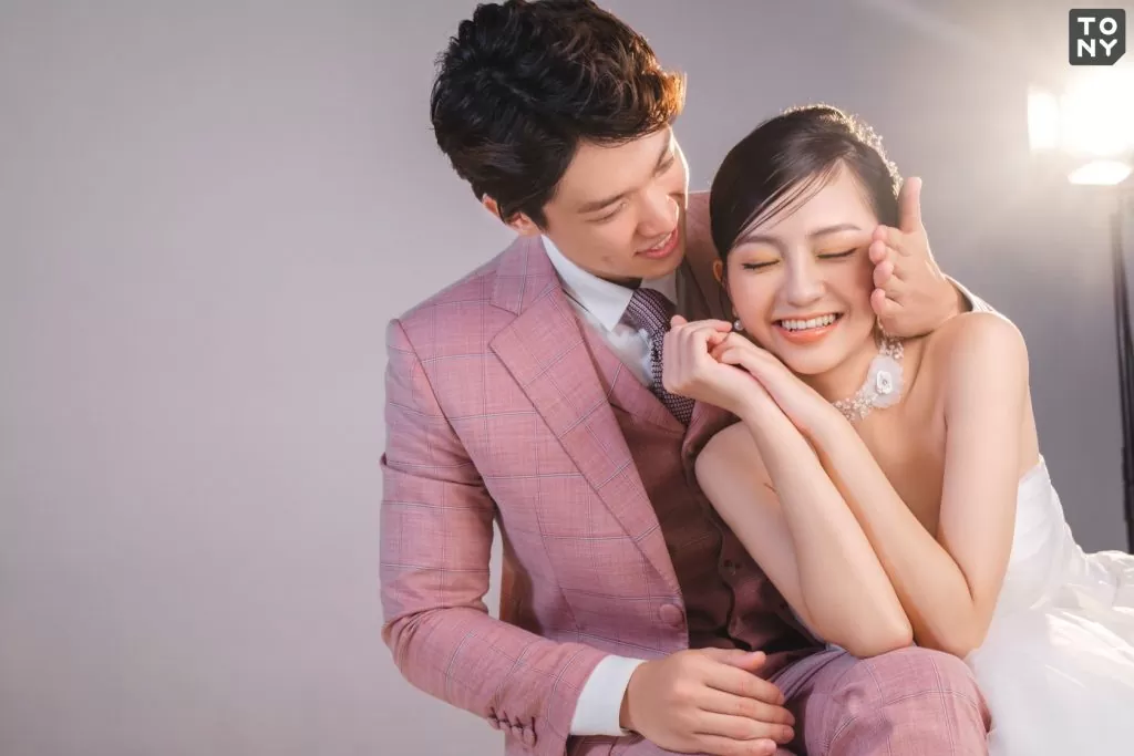Tinh thần thoải mái rất quan trọng cho buổi chụp hình (Nguồn Tony Wedding)