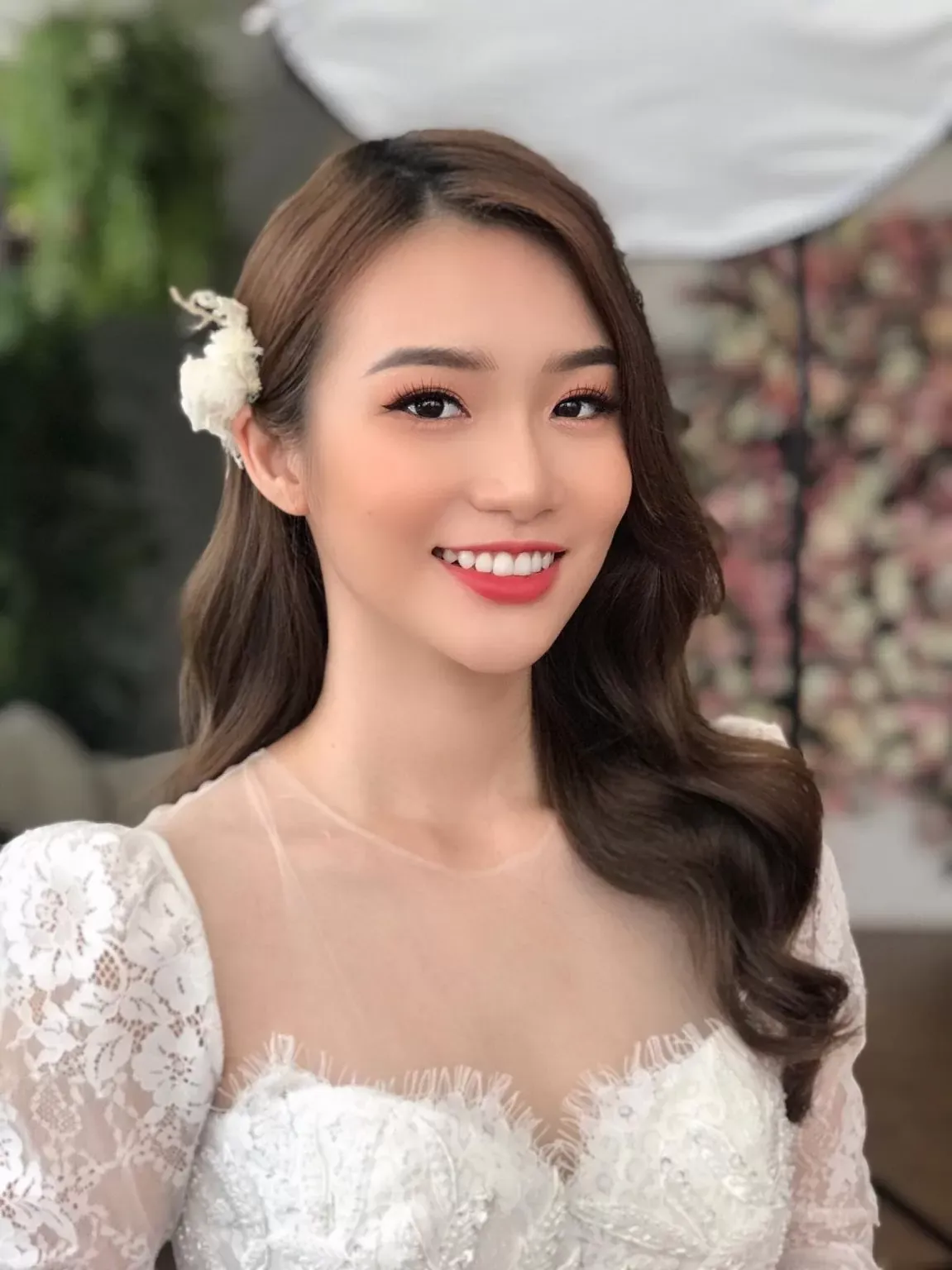 Lựa chọn kiểu tóc và makeup