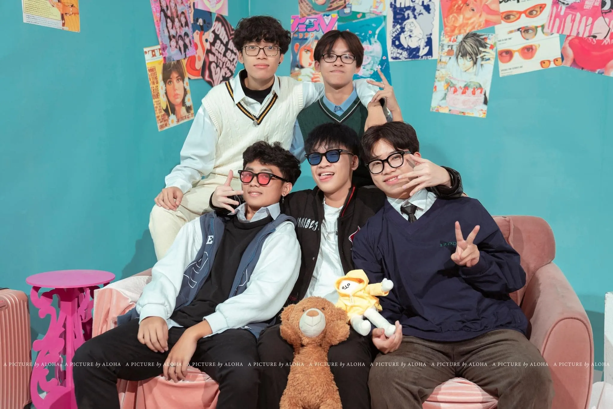 Kiểu tạo dáng chụp ảnh kỷ yếu cho Nam chuẩn “Soái”