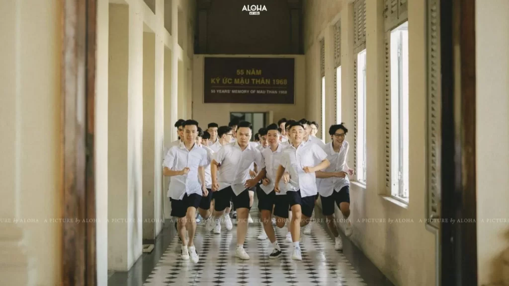 Chụp ảnh kỷ yếu - Gợi ý trang phục và cách tạo dáng đẹp