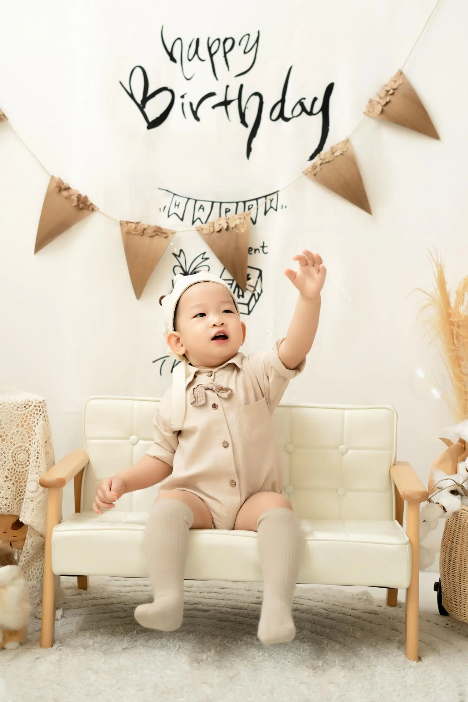 Chọn trang phục phù hợp concept