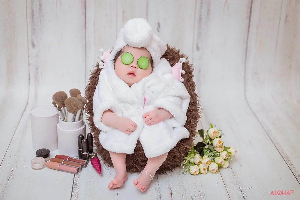 Việc tạo một môi trường thoải mái và thân thiện giúp bức ảnh chụp bé sinh động và tự nhiên hơn