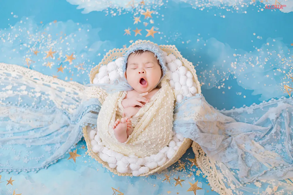 Những món đồ chơi, bộ quần áo dễ thương hay các món quà có ý nghĩa là một cách tuyệt vời để ghi lại những ký ức đáng yêu của bé