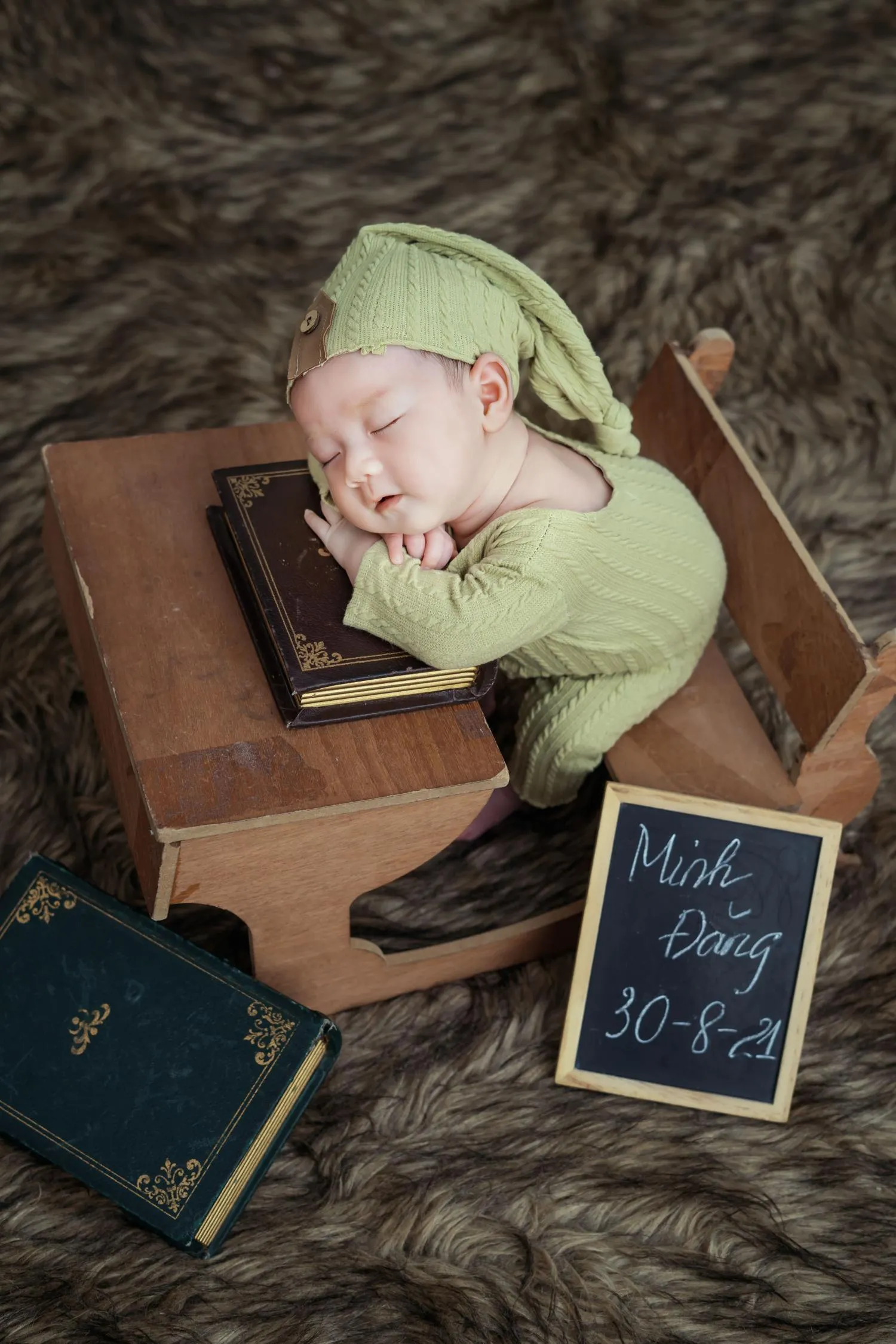 Một trong những điều thú vị và đáng yêu khi bé mới ra đời là sự trải nghiệm và niềm hạnh phúc của gia đình mới