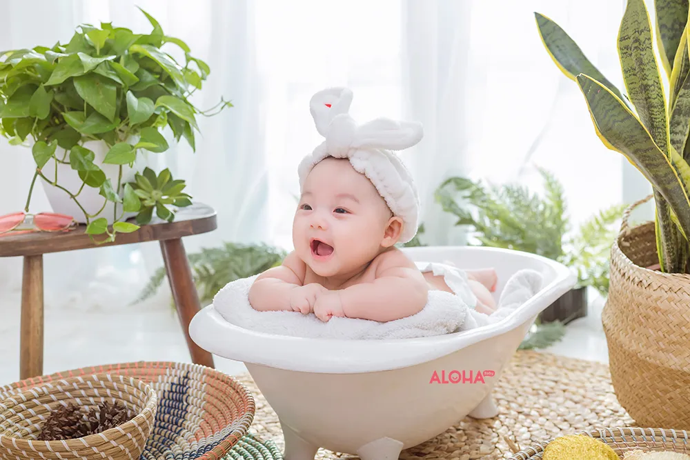 Vui đùa trong bể bơi hay bồn tắm