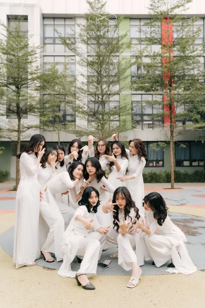 Bí quyết tạo dáng chụp ảnh kỷ yếu độc đáo và tinh tế