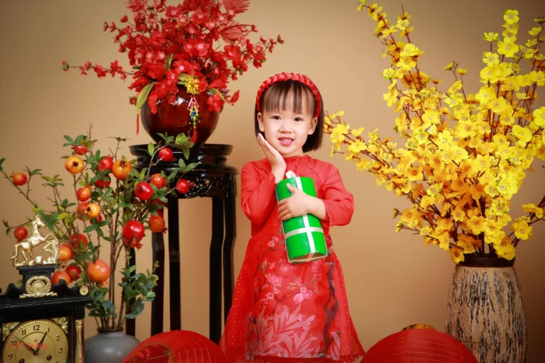 Gợi ý 5 concept chụp ảnh Tết độc đáo, nhất định phải thử cho bé trai, bé gái