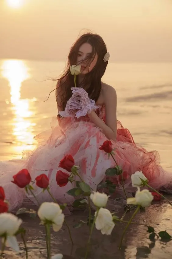 Tạo dáng chụp ảnh hoàng hôn phong cách nàng thơ