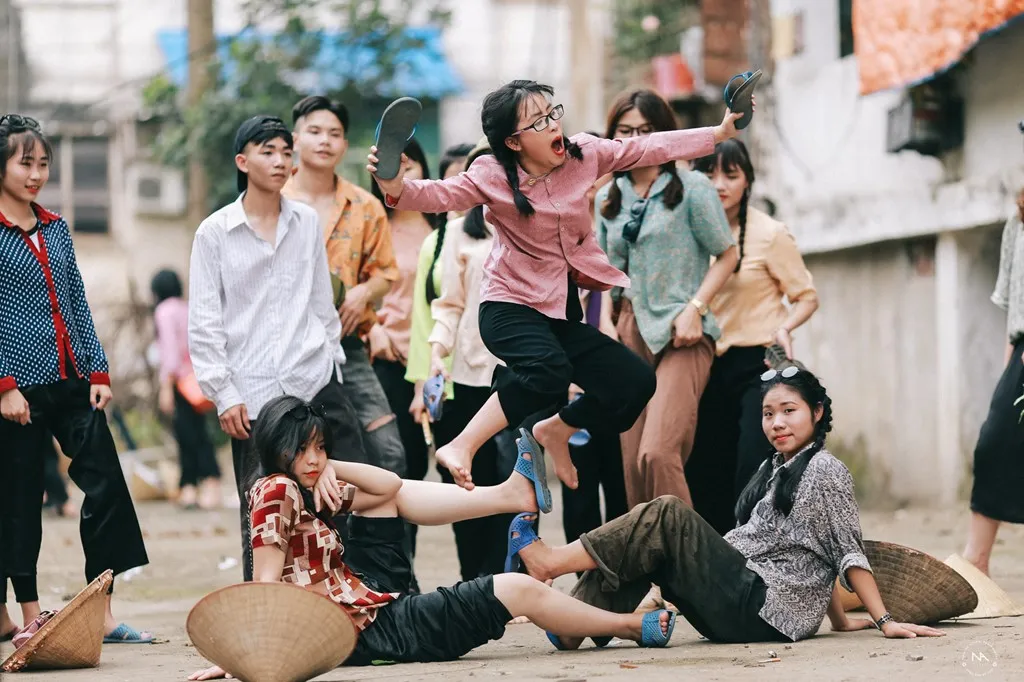 Ý tưởng chụp ảnh kỷ yếu theo chủ đề phim, truyện, chủ đề hóa trang (Nguồn: Internet)