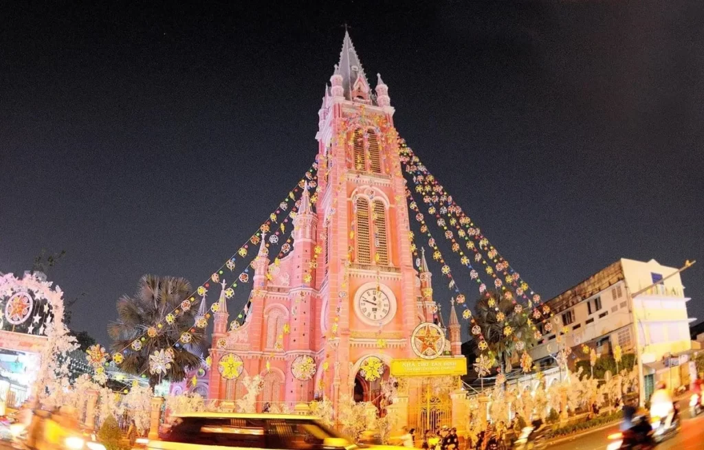 Top những địa điểm đón Noel tuyệt vời nhất TP Hồ Chí Minh