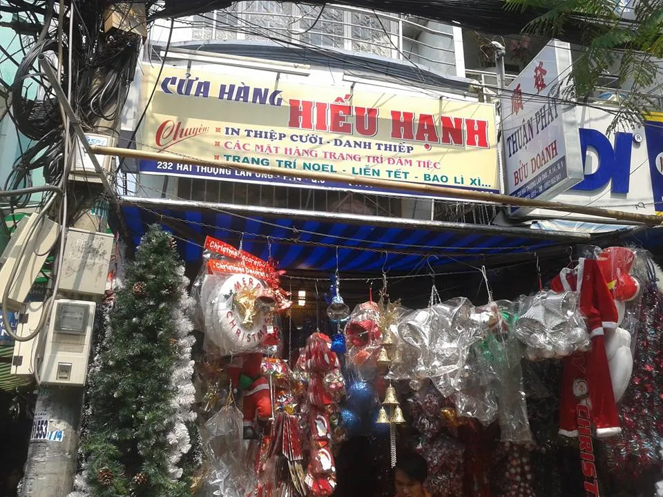 Cửa Hàng Hiếu Hạnh là điểm đến lý tưởng cho những người yêu thích sự phong cách