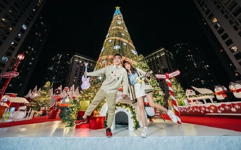 Chụp ảnh Noel bên người yêu