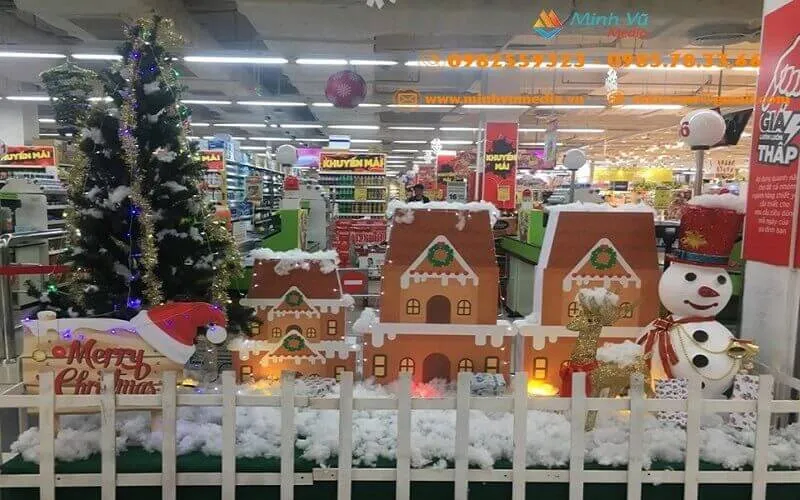 Chụp ảnh Noel với người Tuyết